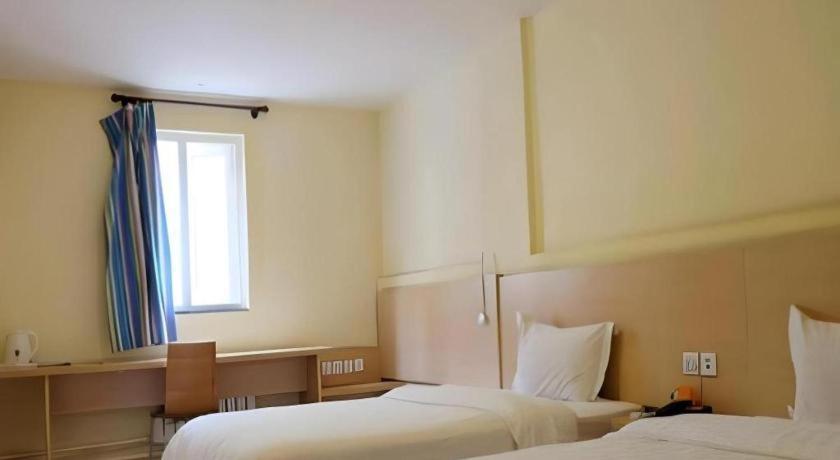 7 Days Inn Luzhou Commercial Pedestrian Street Center Εξωτερικό φωτογραφία