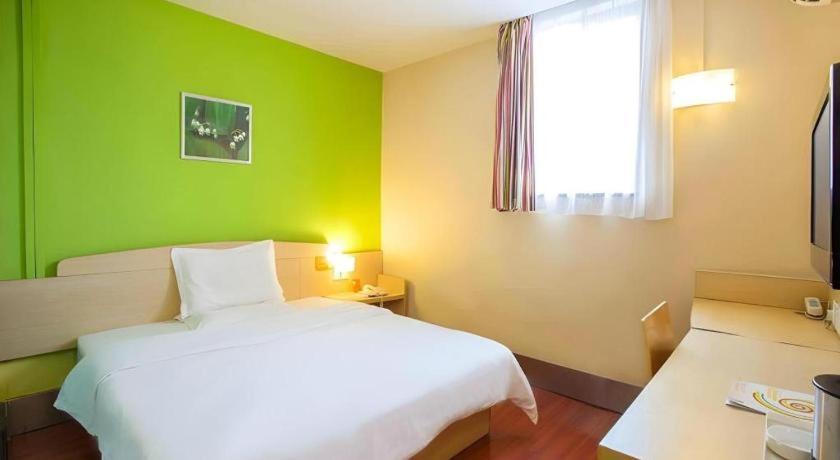 7 Days Inn Luzhou Commercial Pedestrian Street Center Εξωτερικό φωτογραφία