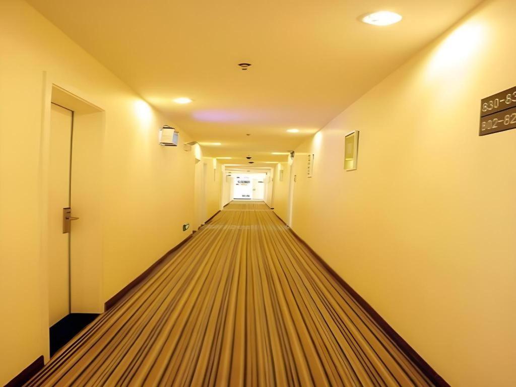 7 Days Inn Luzhou Commercial Pedestrian Street Center Εξωτερικό φωτογραφία
