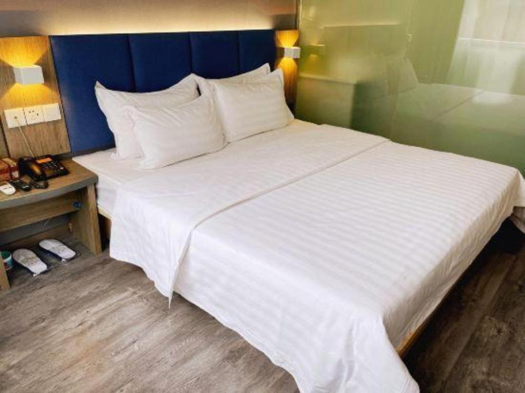 7 Days Inn Luzhou Commercial Pedestrian Street Center Εξωτερικό φωτογραφία