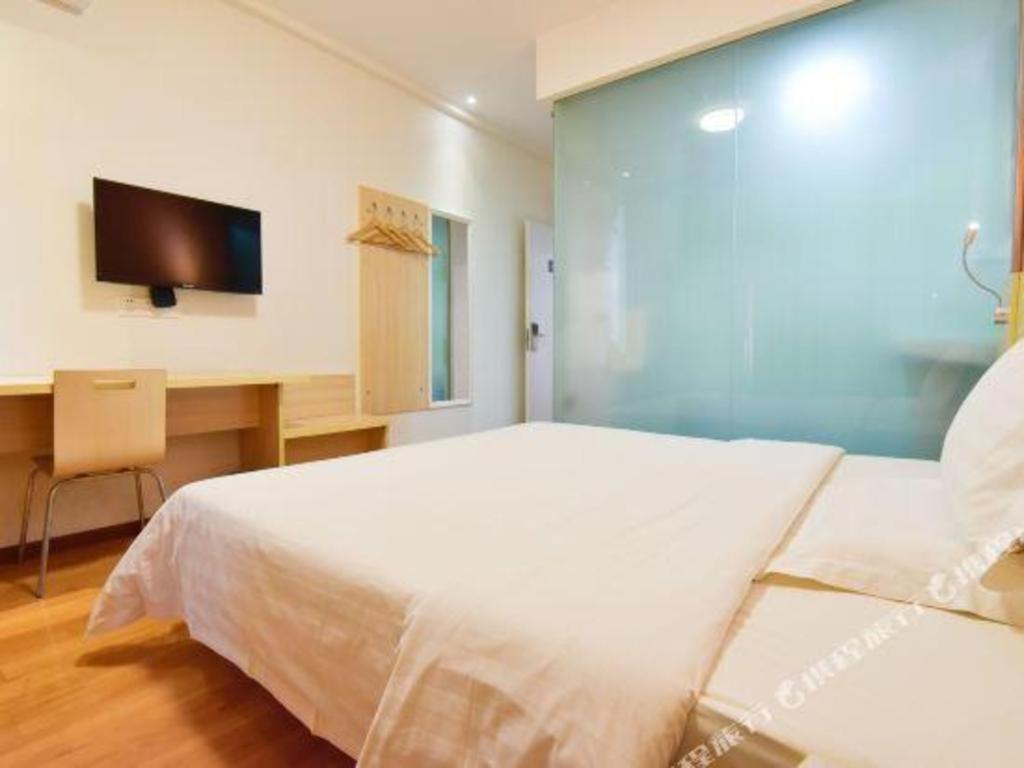 7 Days Inn Luzhou Commercial Pedestrian Street Center Εξωτερικό φωτογραφία