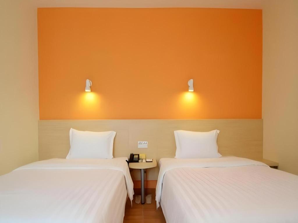 7 Days Inn Luzhou Commercial Pedestrian Street Center Εξωτερικό φωτογραφία