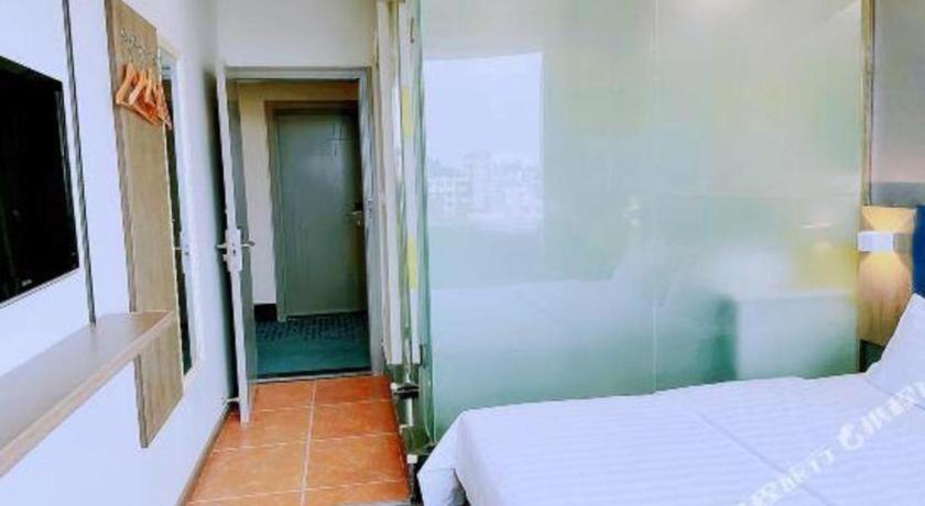7 Days Inn Luzhou Commercial Pedestrian Street Center Εξωτερικό φωτογραφία