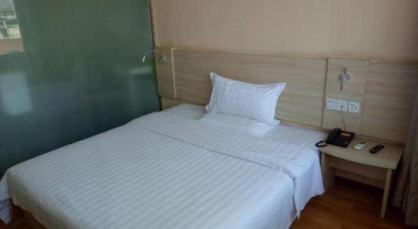 7 Days Inn Luzhou Commercial Pedestrian Street Center Εξωτερικό φωτογραφία