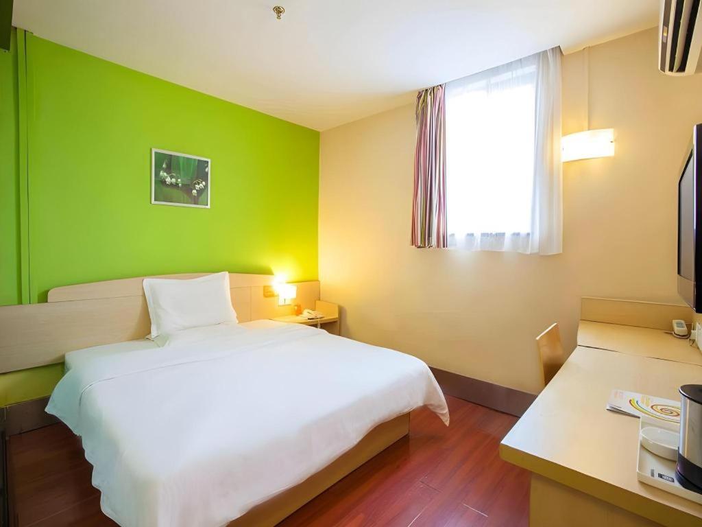 7 Days Inn Luzhou Commercial Pedestrian Street Center Εξωτερικό φωτογραφία